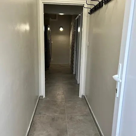 F2 Spacieux Proche Paris شمبلي