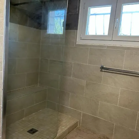 F2 Spacieux Proche Paris